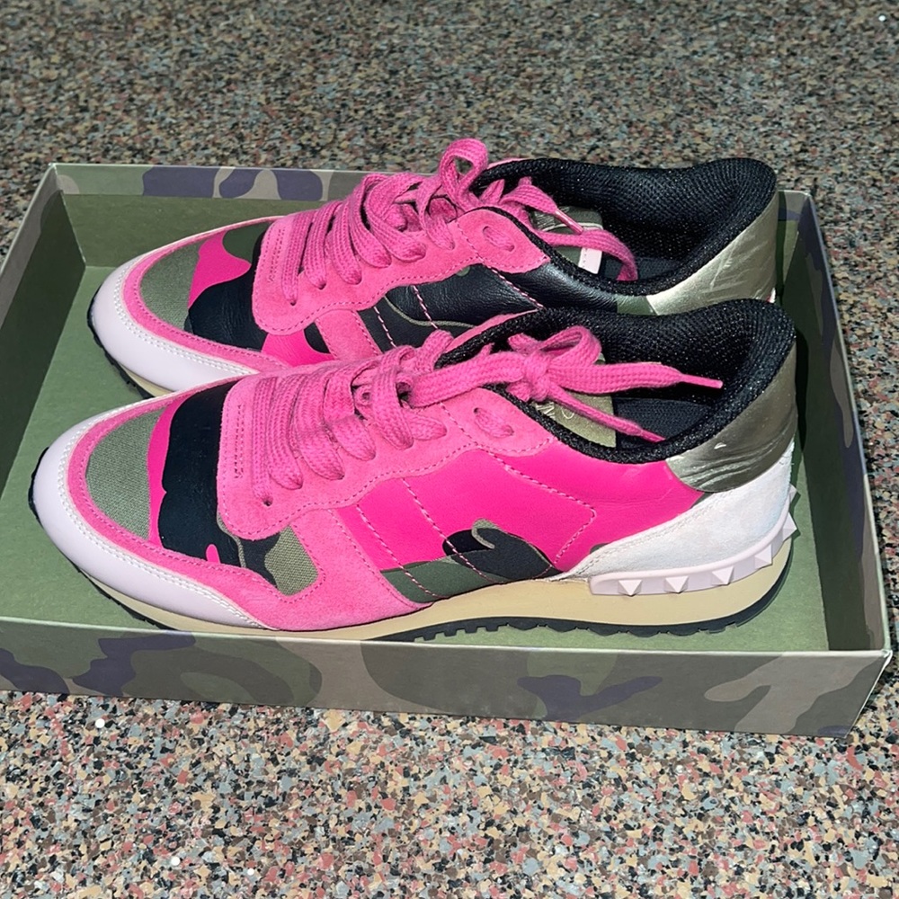 Valentino sneakers size 7.5